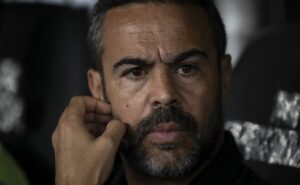 artur jorge admite situação em meio à saída de gregore e outros do botafogo: "alvos porque..."