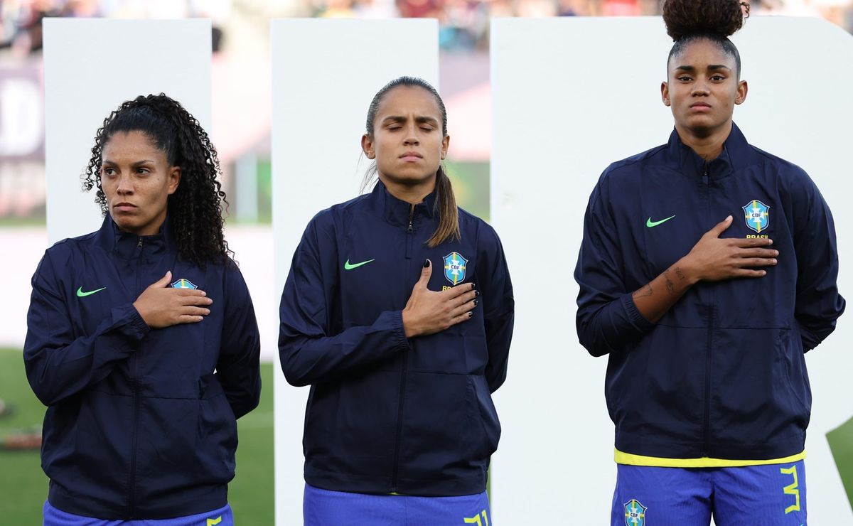 tarciane, da seleção brasileira feminina, viaja para assinar contrato com o lyon