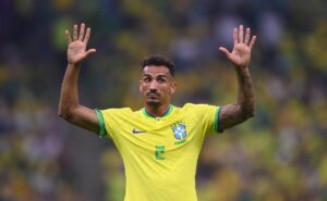 danilo fica chateado com gerson e faz cobrança ao meia no 1º dia no flamengo: “decepcionado”