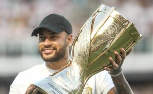 santos envia representante para negociar volta de neymar e busca vencer concorrência do exterior