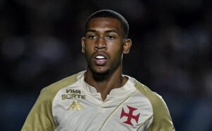vasco toma decisão sobre vender atacante rayan ao palmeiras e topa negócio