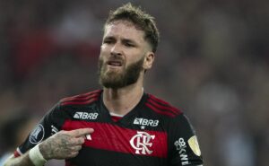 léo pereira recebe investida para jogar no méxico e avisa ao flamengo onde irá atuar em 2025 