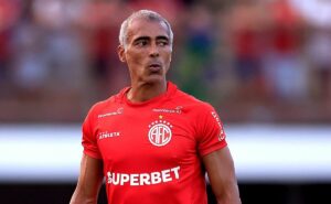 romário elogia palmeiras e manda a real sobre trabalho de abel ferreira: “eu acredito”