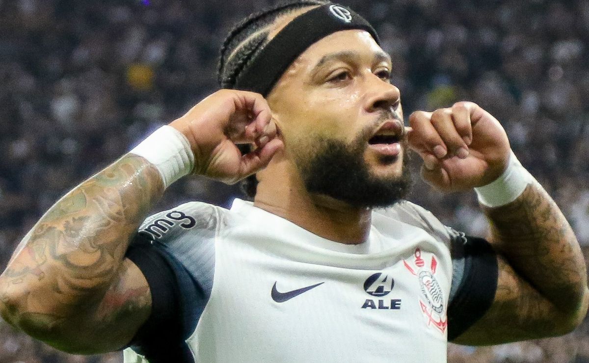 após contratar memphis depay e negociar com pogba e sergio ramos, corinthians pausa busca por reforço midiático 