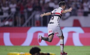 oscar brilha em primeiro clássico pelo são paulo; veja os números