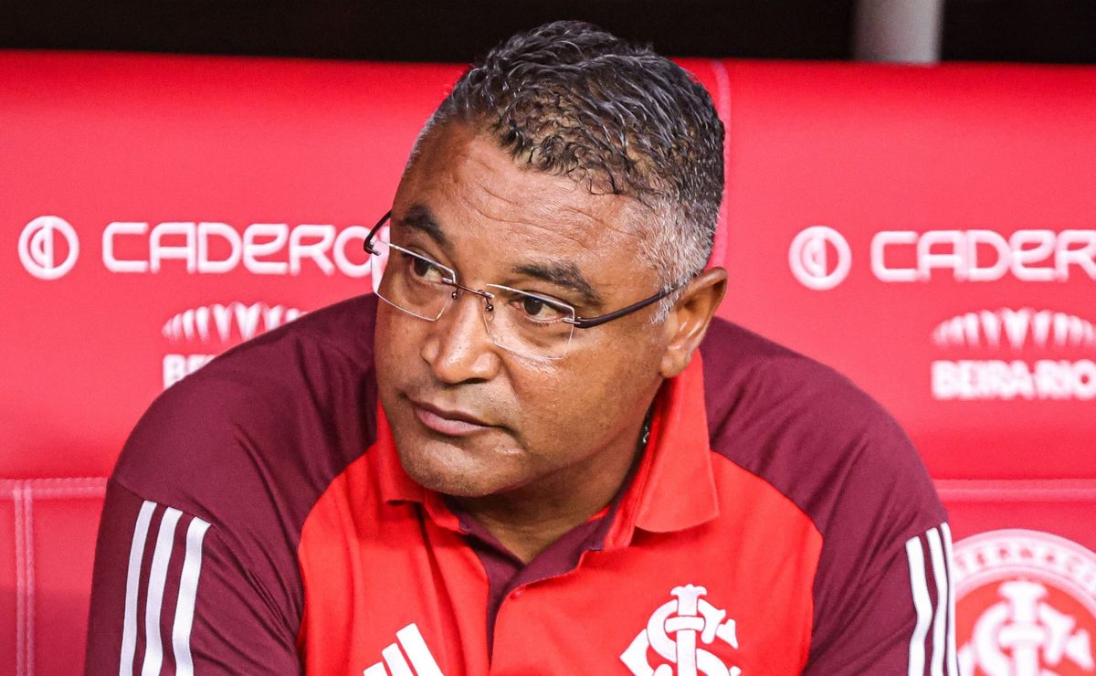 após vitória contra o juventude, roger machado rasga elogios para victor gabriel: "grata surpresa"