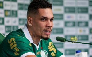 paulinho abre o jogo em primeira coletiva no palmeiras e cita o atlético mg: “É complicado”