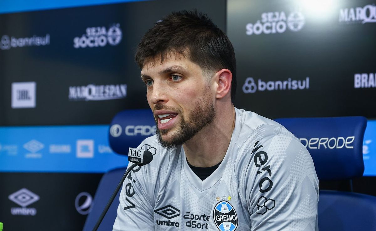 tiago volpi chega criticado e grêmio define nova contratação de goleiro como inviável 