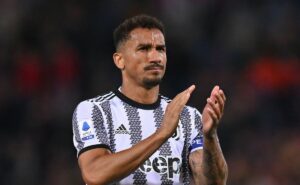 danilo mal chega ao flamengo e é criticado pela torcida após sair da juventus