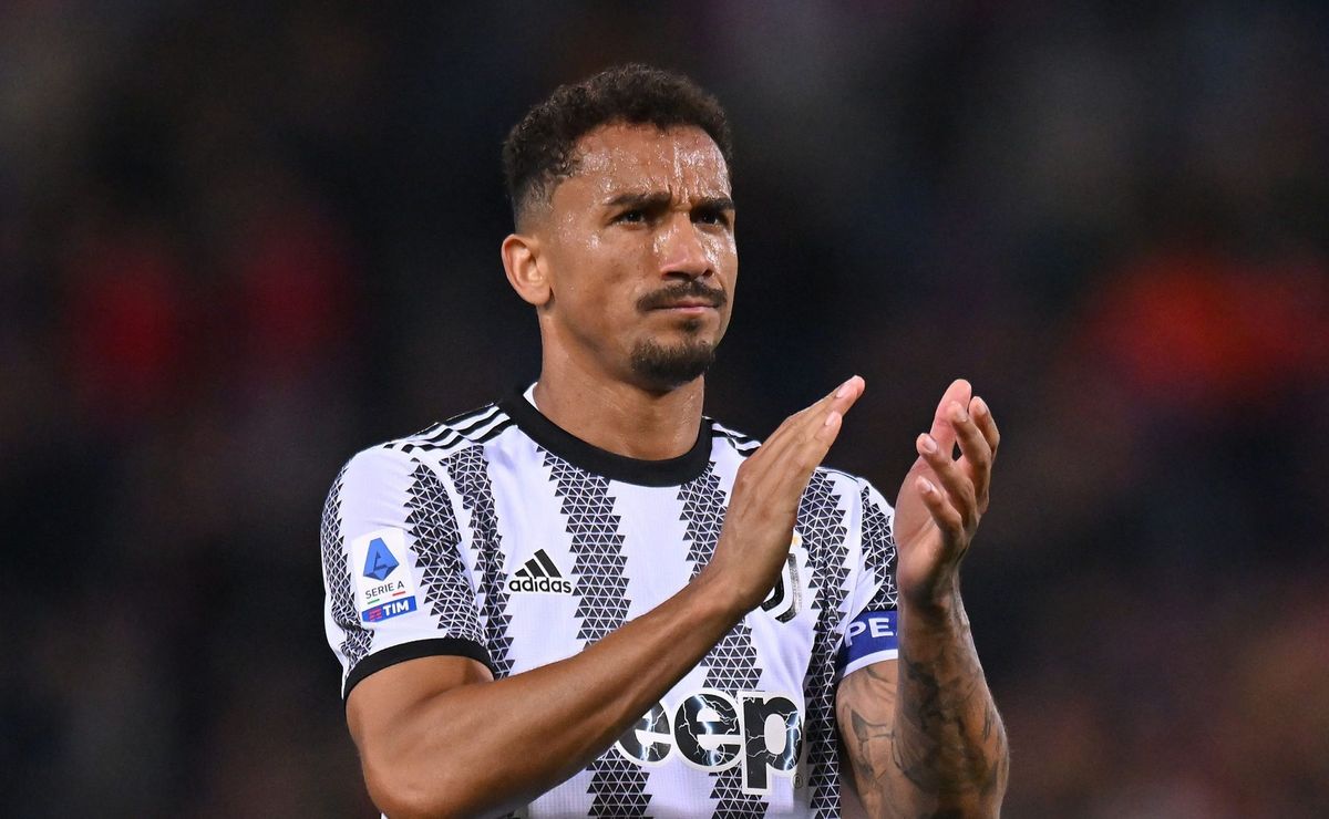 danilo mal chega ao flamengo e é criticado pela torcida após sair da juventus