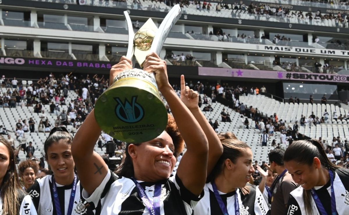 corinthians feminino defende três títulos na temporada de 2025 e busca hexa consecutivo no brasileiro