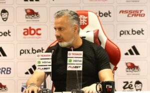 lateral do atlético nacional é oferecido ao flamengo e josé boto veta contratação