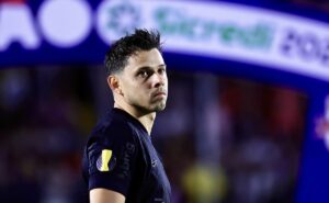 fiel torcida comemora postura, mas reclama de pênalti anulado em primeira vitória de 2025 