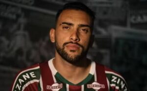 torcida do fluminense perde a paciência e põe juan freytes 'na berlinda'