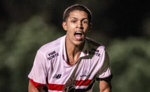 ryan francisco fala sobre expectativa de atuar no profissional do são paulo: “vou dar meu máximo”