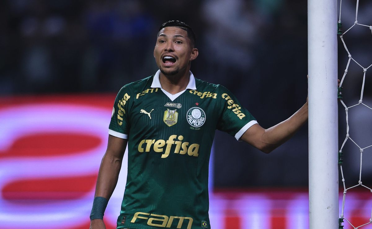 santos demonstra interesse em rony, mas marcelo teixeira decide não enviar proposta ao palmeiras