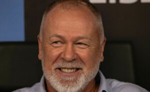 mano menezes elogia atuação de hércules e cano em vitória do fluminense