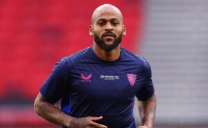 internacional entra na briga com flamengo pela contratação de zagueiro marcão, do sevilla