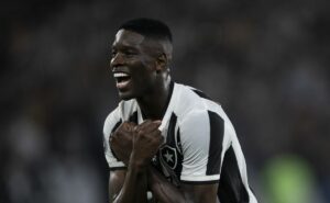 luiz henrique no zenit faz botafogo deixar de pagar r$ 12 milhões ao betis