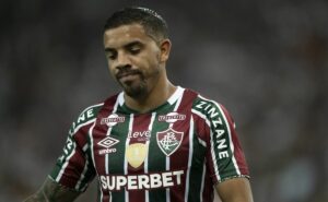 fluminense se aproxima de acordo com peñarol para empréstimo do meia terans