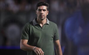 abel ferreira defende o palmeiras na polêmica sobre claudinho: “queremos jogadores de caráter e palavra”