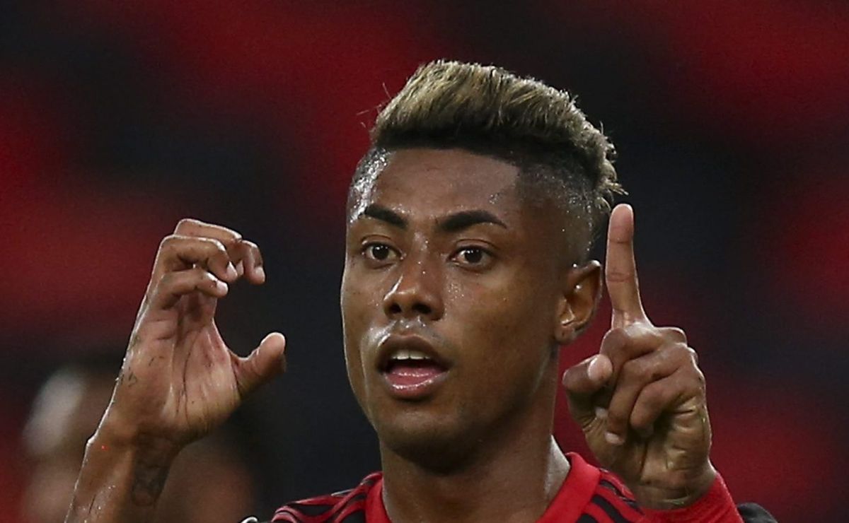 bruno henrique descarta forçar saída do flamengo e recusa pedido do atlético mg nos bastidores