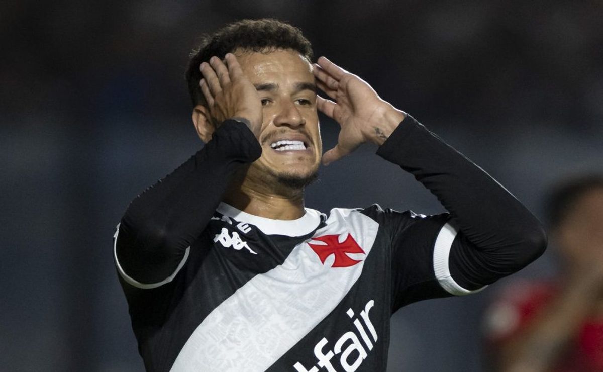 coutinho é eleito um dos melhores em campo pelo vasco e torcida do cruzmaltino dá veredito: "melhor ataque"