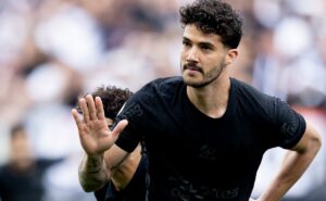 sem gustavo henrique, corinthians vê disputa por vaga na zaga se intensificar