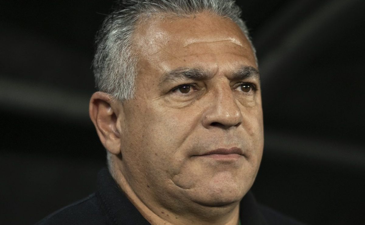 luizinho vieira manda recado a quinteros sobre grêmio x caxias: “quanto mais longe…”