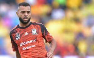 revelado pelo grêmio, rafael carioca teria acordo para jogar em rival do futebol brasileiro