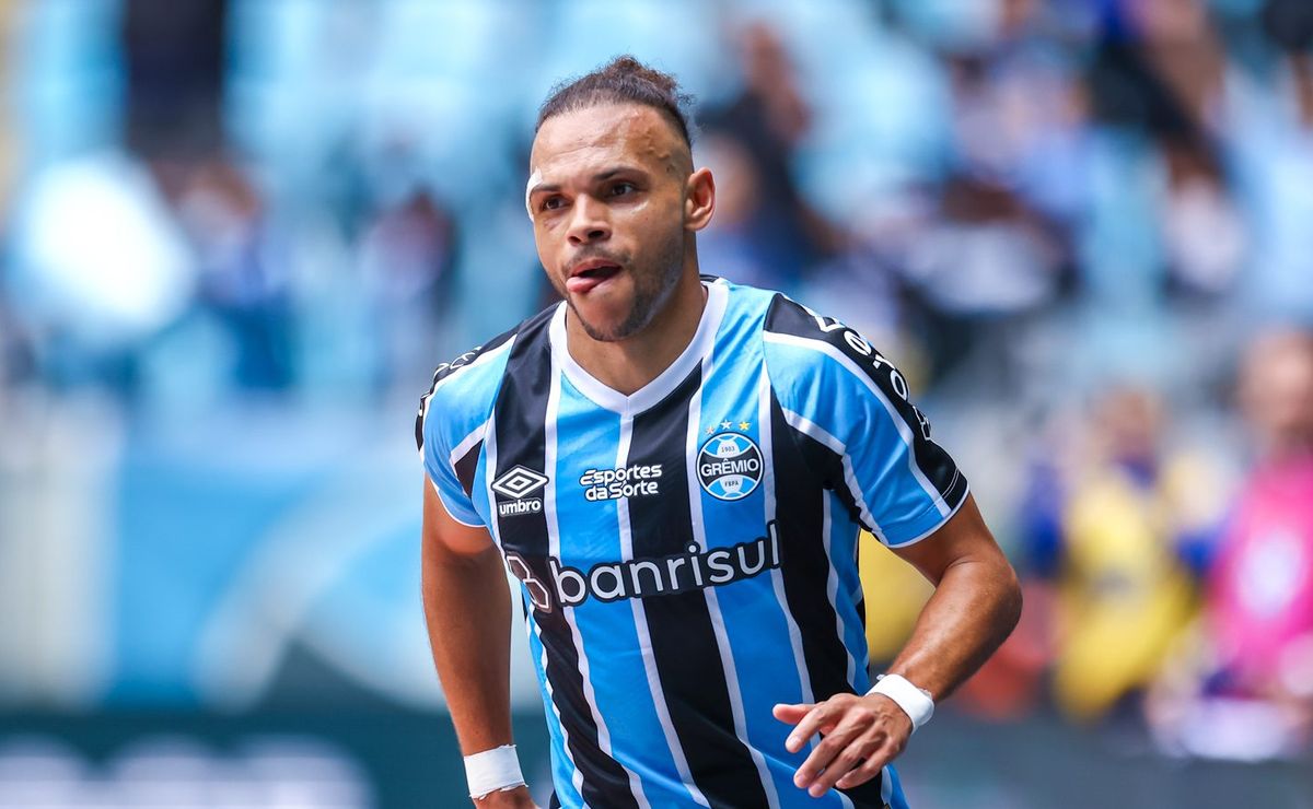 atitude de braithwaite do grêmio nas férias repercute na torcida: “influência”