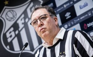 marcelo teixeira aprova e santos aguarda para anunciar danilo até 2027 com salário de r$ 900 mil