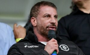 pedrinho aceita negociar com o peñarol uru e zagueiro pode deixar o vasco de carille imediatamente