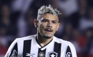 tiquinho toma decisão sobre ida para o santos após problema contratual e marcelo teixeira toma conhecimento