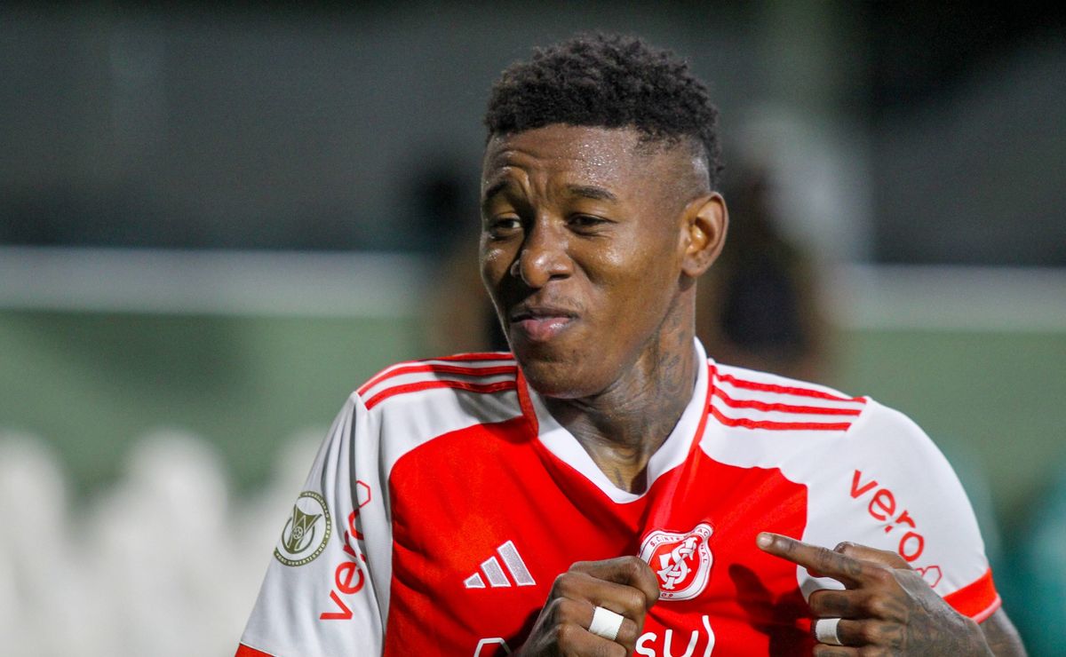 internacional vai processar o flamengo por aliciamento após propostas por vitão