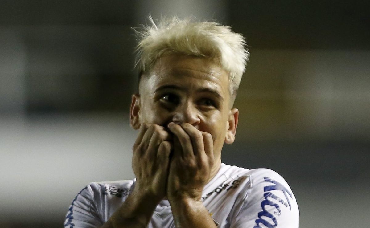 santos recebe nova investida do atlético mg por soteldo e 'rival' oferece r$ 35 milhões