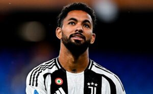 ex vasco, douglas luiz tem situação exposta e pode trabalhar com guardiola no manchester city