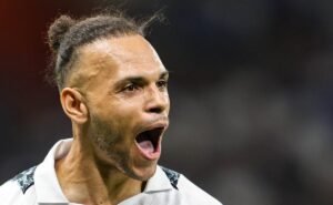 antes de estreia do grêmio no gauchão, braithwaite é 'ameaçado' por zagueiro do brasil pel: "madeirada"