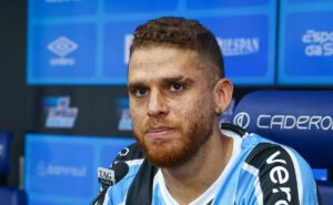 escalação do grêmio: cuellar estreia e quinteros pode dar chance para edenílson contra o monsoon