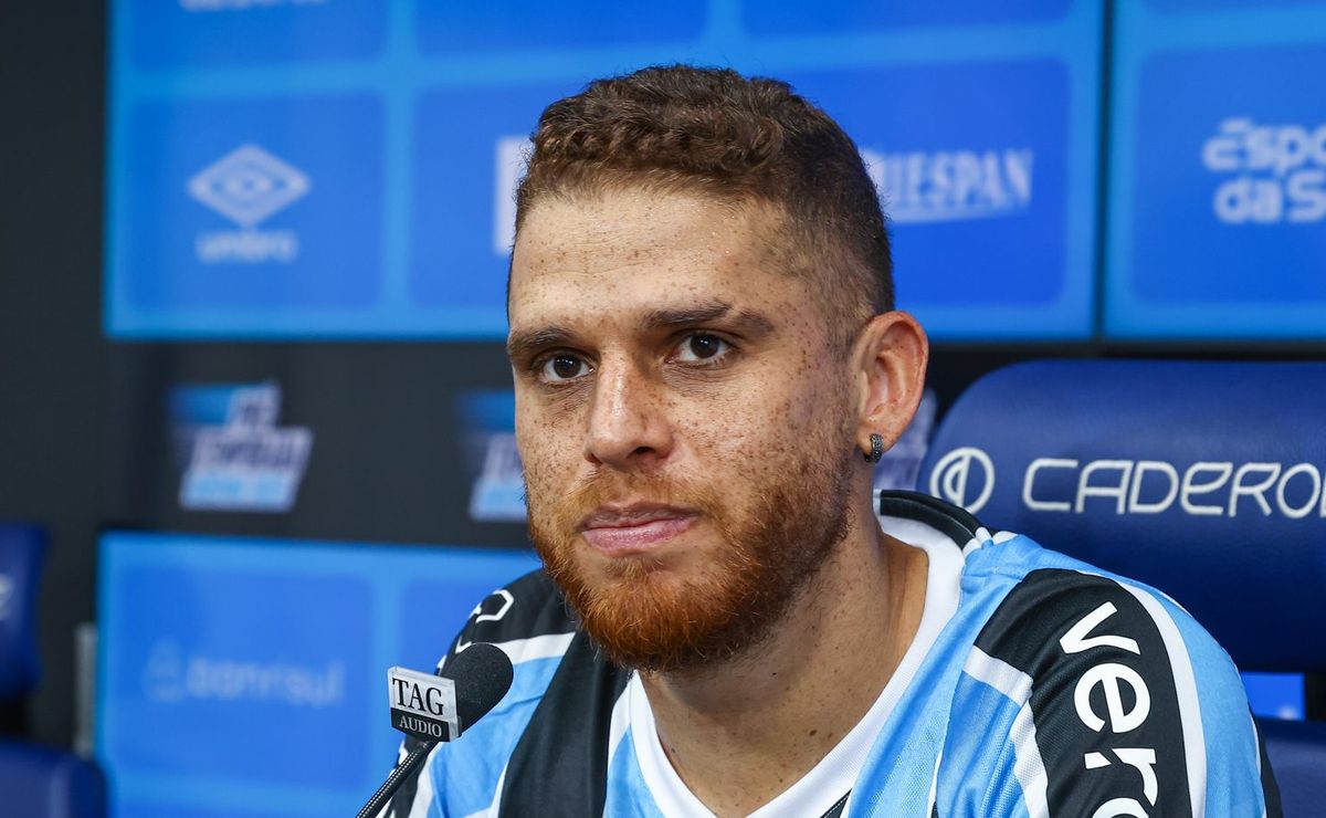 escalação do grêmio: cuellar estreia e quinteros pode dar chance para edenílson contra o monsoon