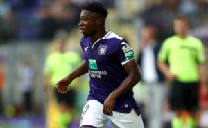 francis amuzu: quem é o atacante belga que negocia com o grêmio?