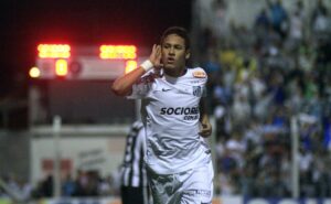 neymar pode entrar na lista de maiores artilheiros da história do santos