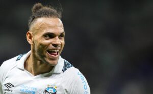 grêmio de braithwaite deve vencer caxias de acordo com previsão de vidente