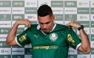 palmeiras inscreve os reforços paulinho e emiliano martínez no campeonato paulista