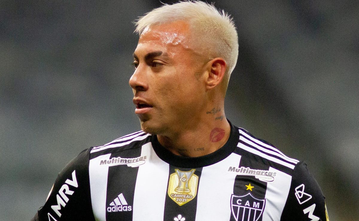 eduardo vargas elogia zaracho no racing e revolta torcida do atlético mg: “pipoqueiro querendo mídia”