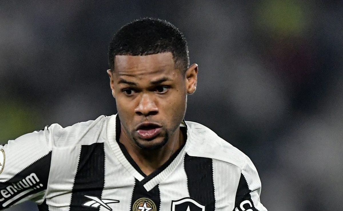 junior santos ainda não se acertou com o atlético mineiro porque tem outras propostas na mesa