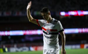 oscar comemora retorno ao morumbis e vitória do são paulo no estadual