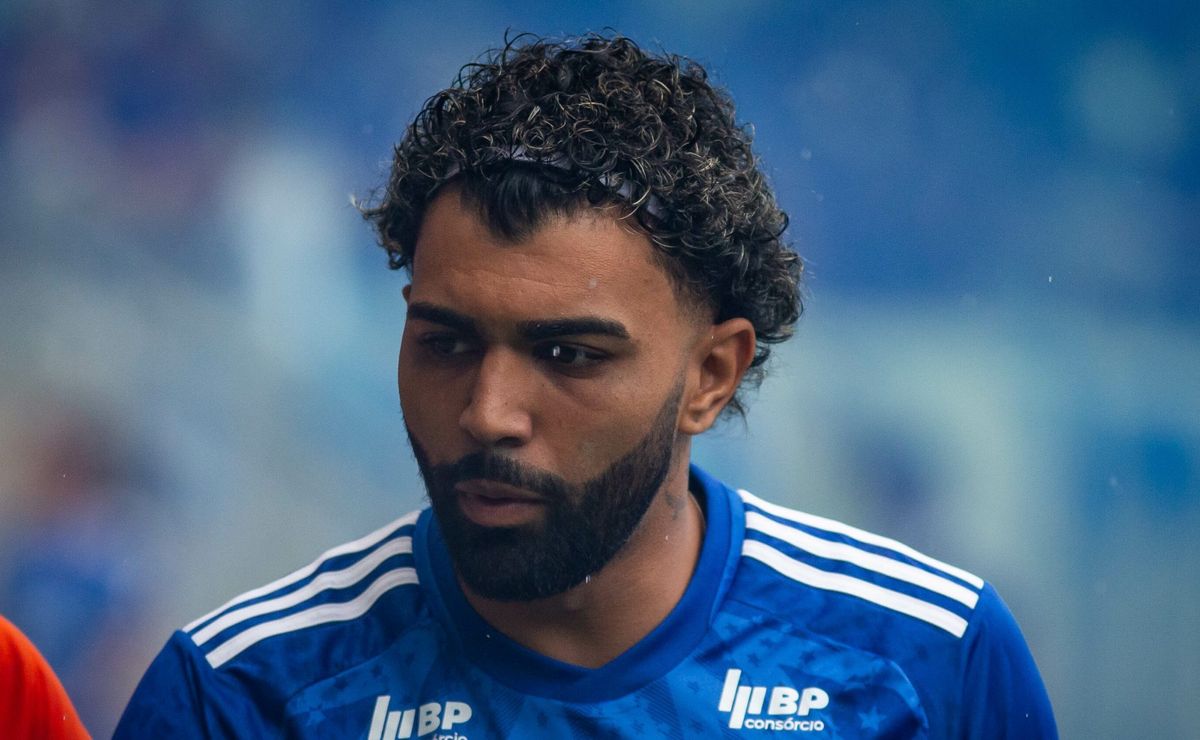 gabigol se envolve em nova polêmica ao desprezar torcedores do cruzeiro e é criticado
