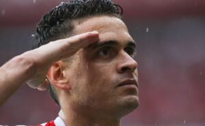 atacante do inter, rafael borré manda recado a cuéllar, do grêmio: “escolheu o lado equivocado”