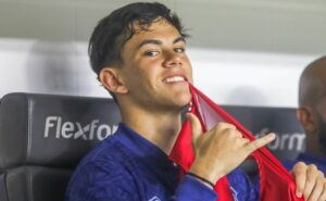 santos tinha acordo de € 14 milhões por claudinho e zenit queria vantagem na compra de jp chermont